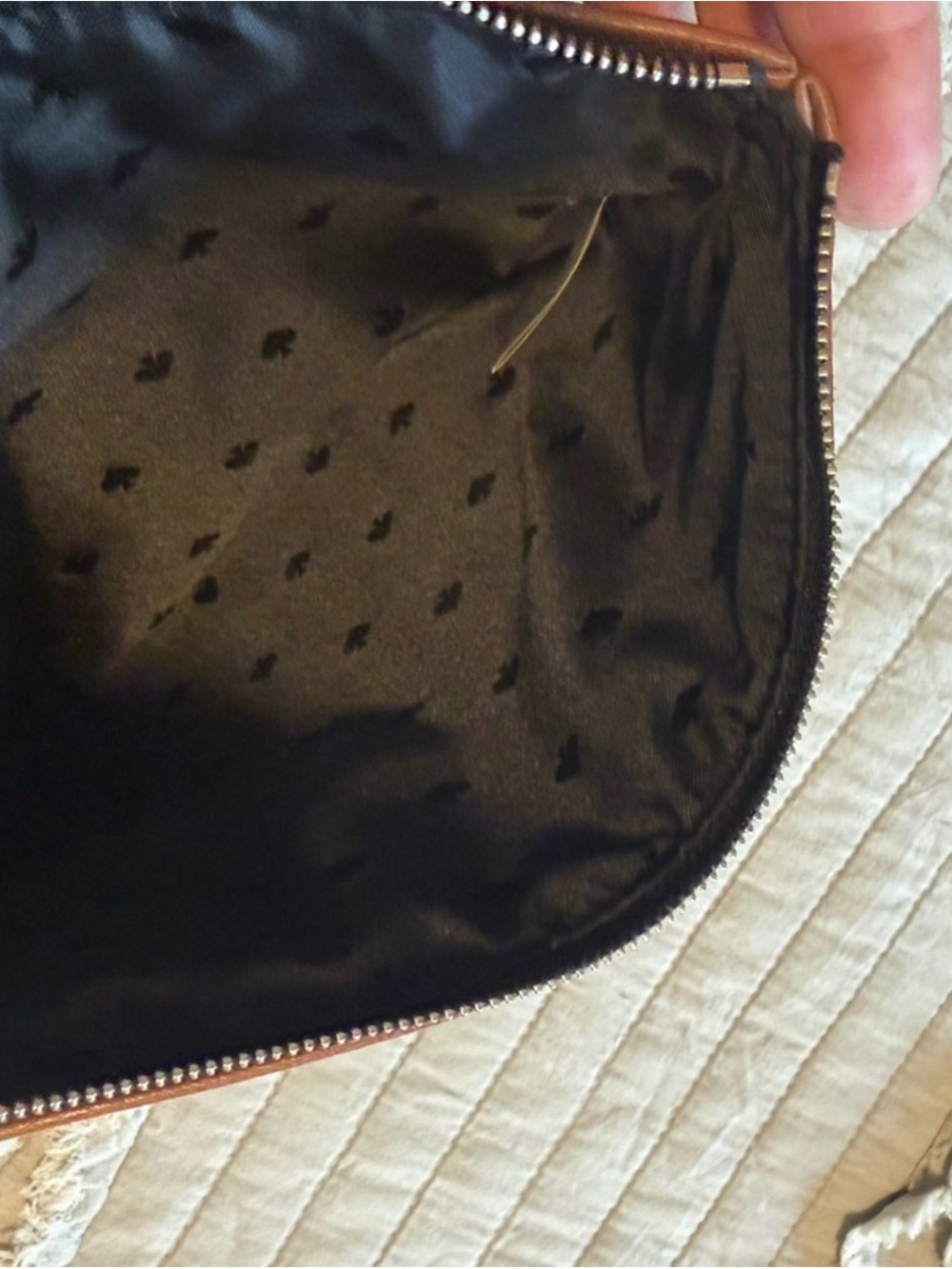 Kate Spade Black Cream Floral Makeup Cosmetic Case Wristlet - Picture 6 of 8